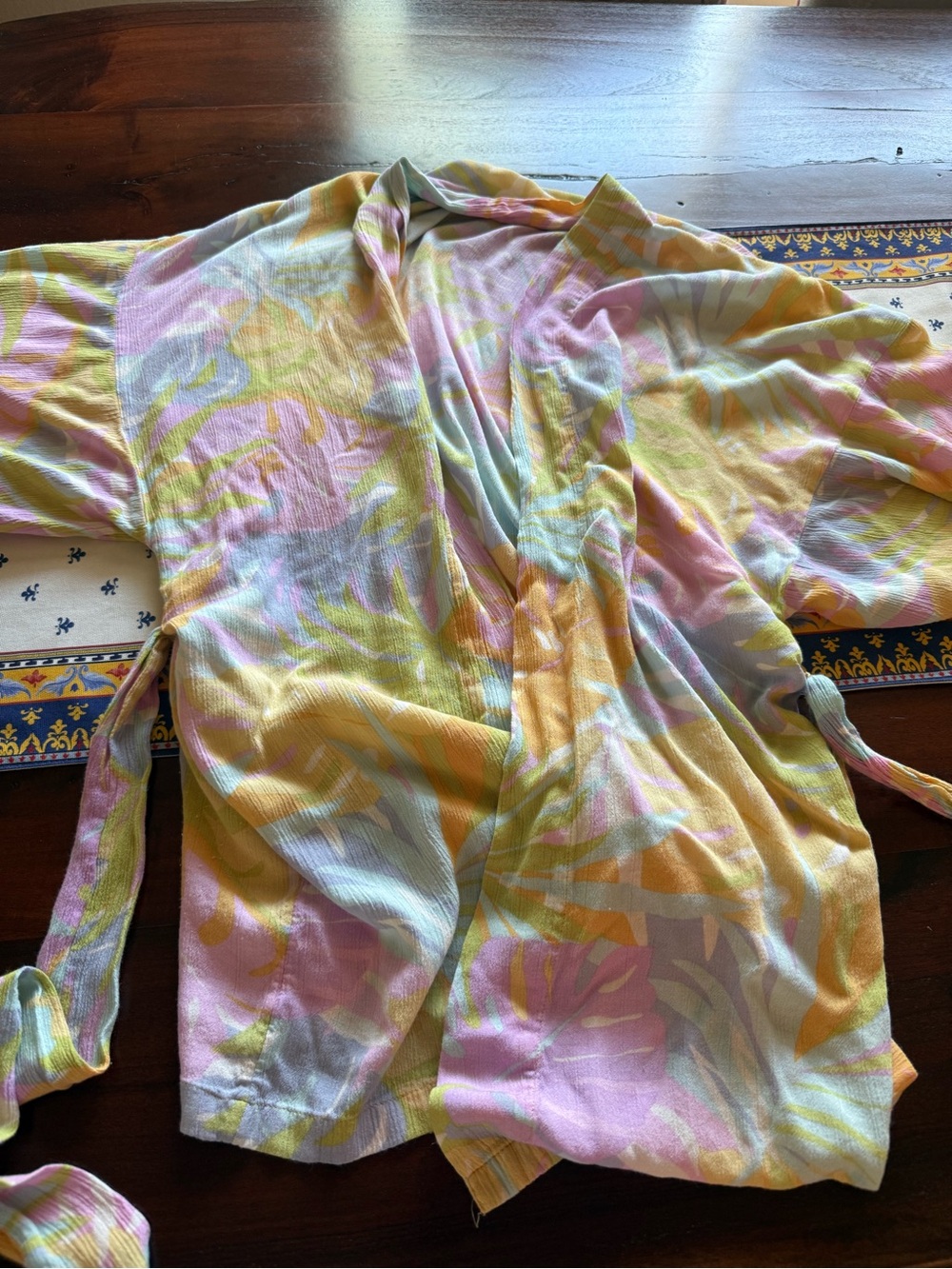 Billabong women’s robe for pool. Etc